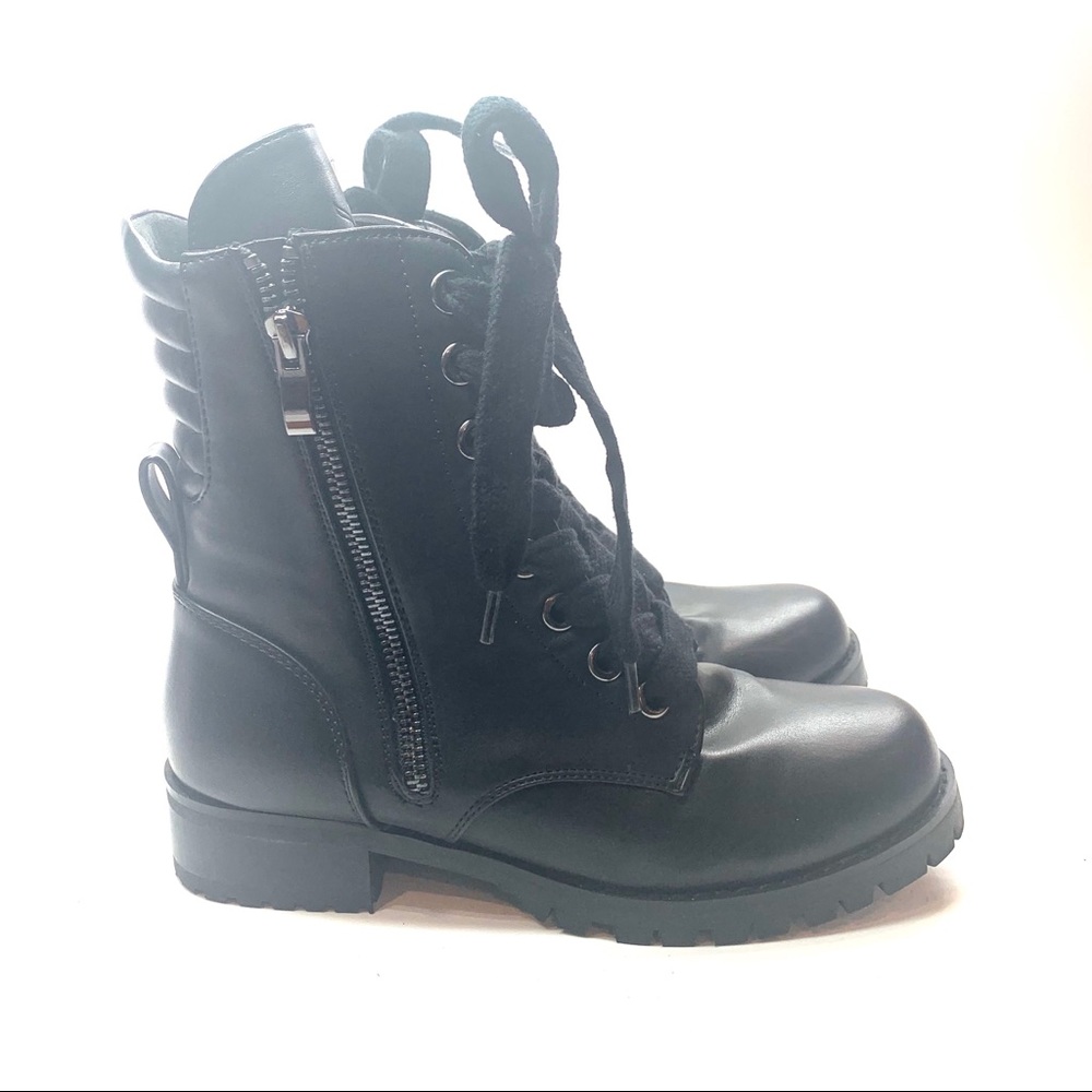 CAPEZIO Swag Flat Sole Combat Boots. Black Size 8.